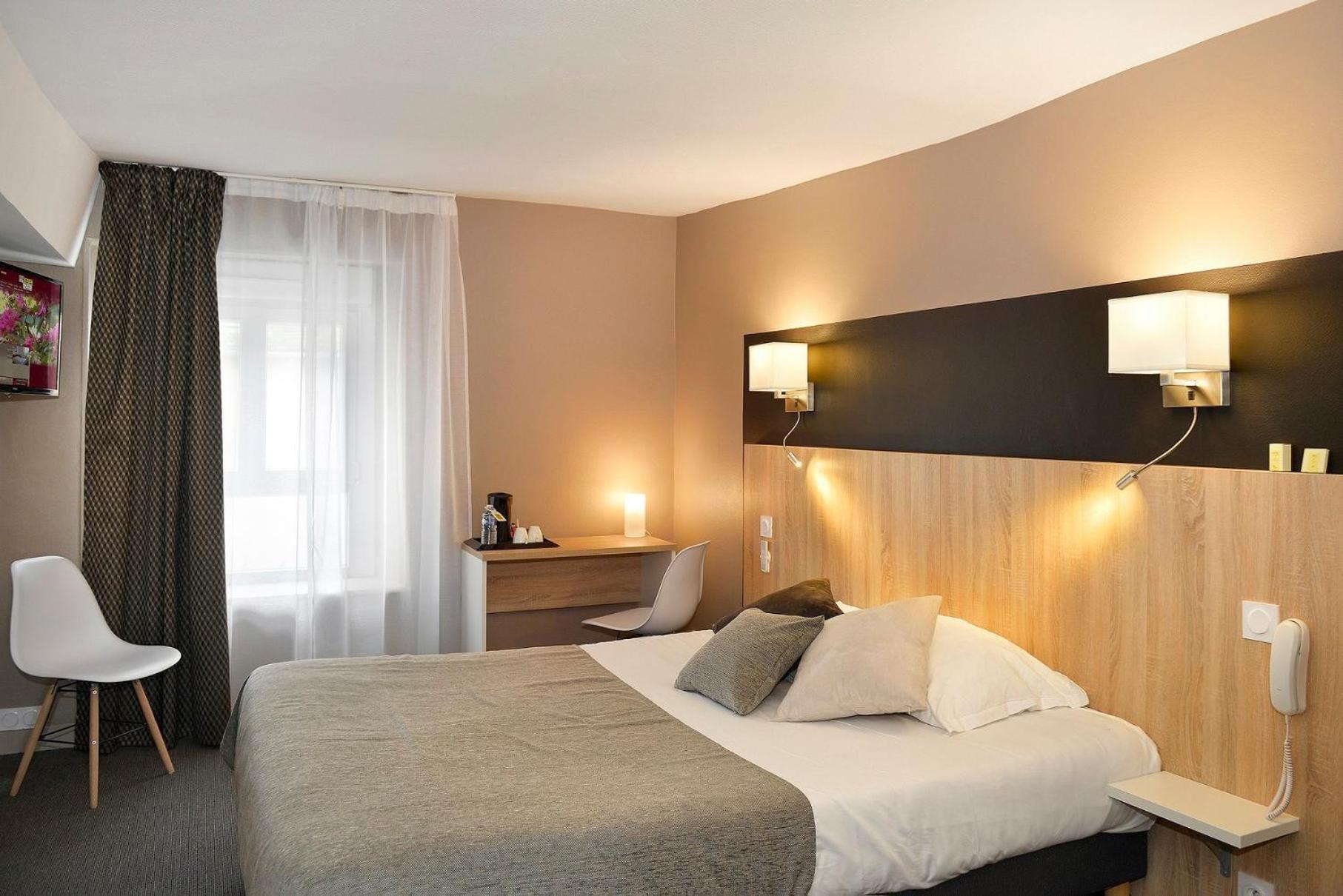 Logis Hotel Spa Restaurant Au Site Normand Clecy Bagian luar foto