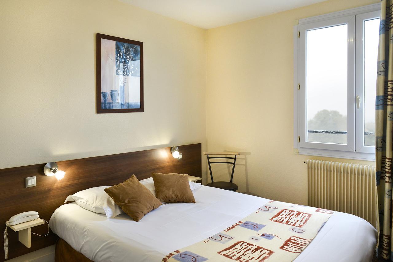 Logis Hotel Spa Restaurant Au Site Normand Clecy Bagian luar foto