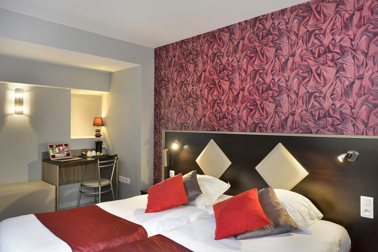 Logis Hotel Spa Restaurant Au Site Normand Clecy Bagian luar foto