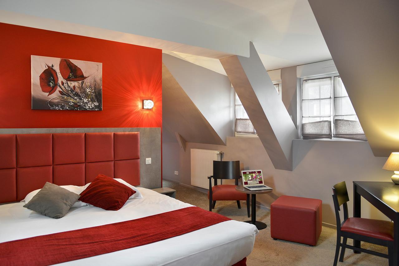 Logis Hotel Spa Restaurant Au Site Normand Clecy Bagian luar foto