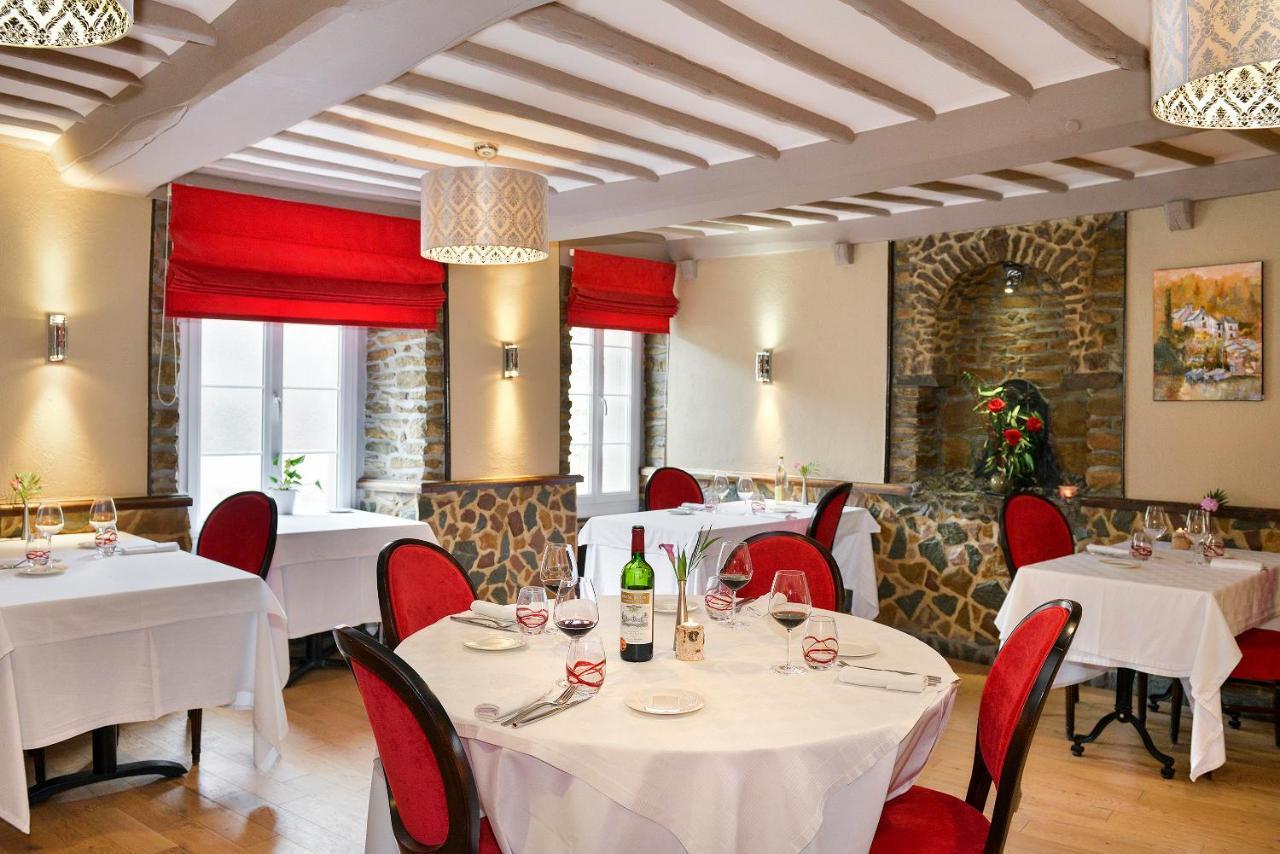 Logis Hotel Spa Restaurant Au Site Normand Clecy Bagian luar foto